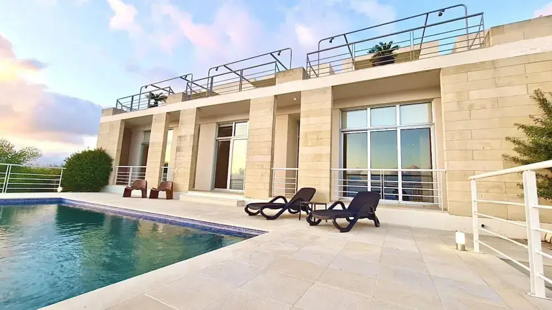 95 TLA - Stay Sunset Palazzo