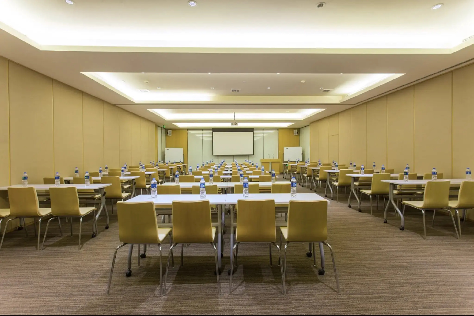 Ji Hotel Shanghai Oriental Pearl Tower