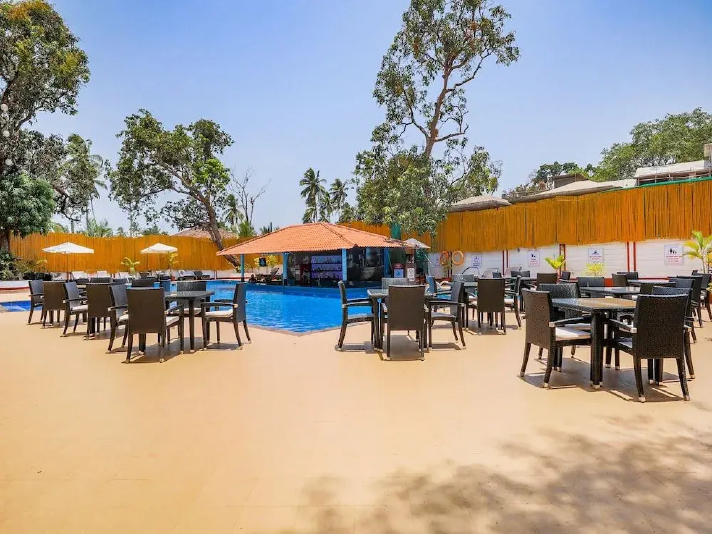 OYO 3305 Royale Assagao