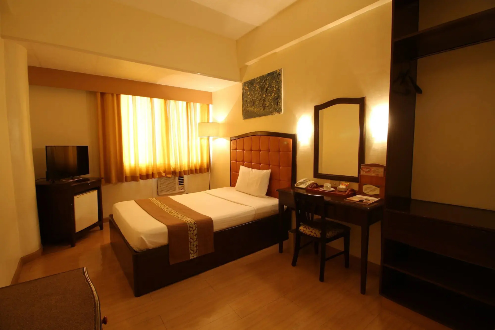 EON Centennial Plaza Hotel