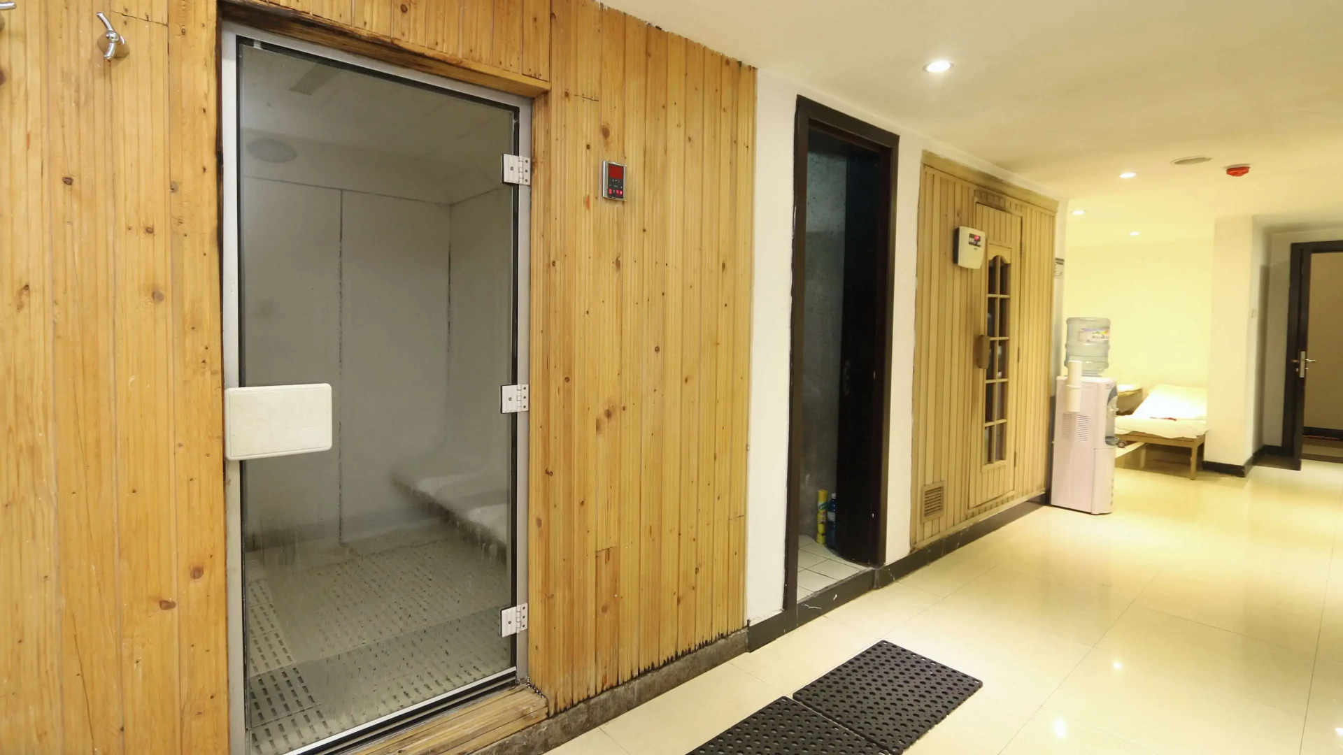 Elilly International Hotel