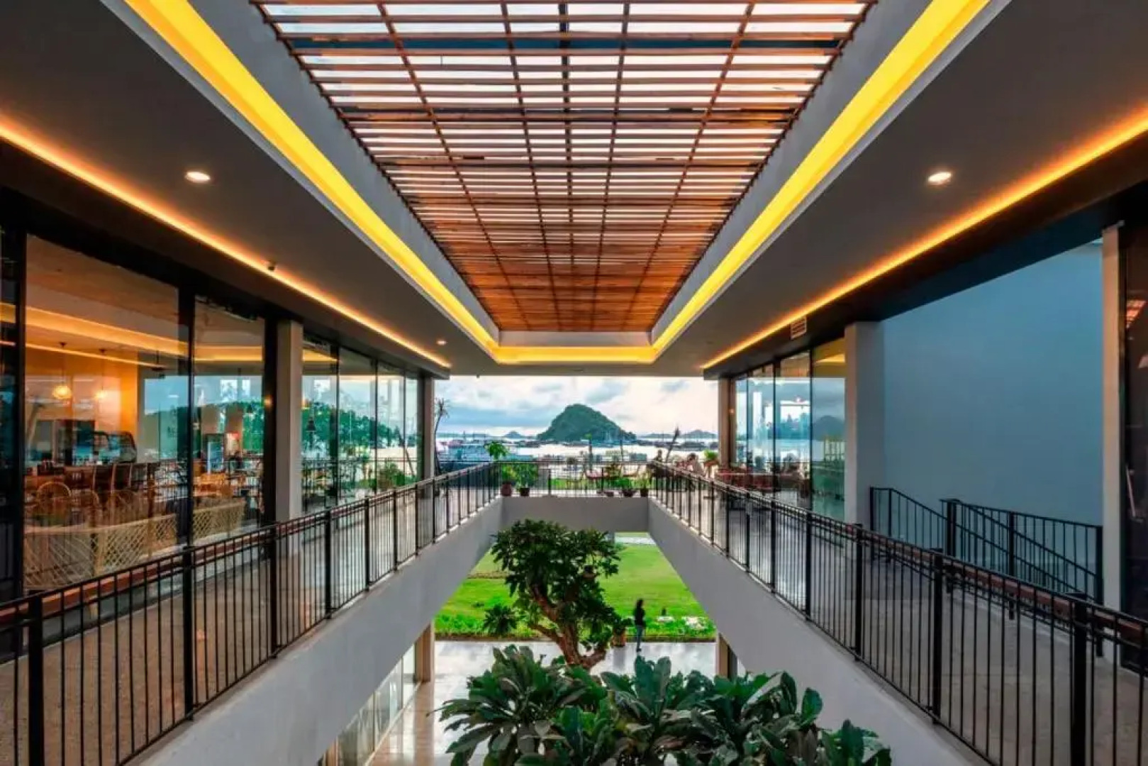 Meruorah Komodo Labuan Bajo - Formerly INAYA Bay Komodo