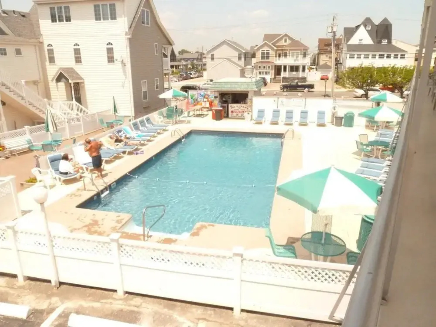 Sand Pebble Motor Lodge