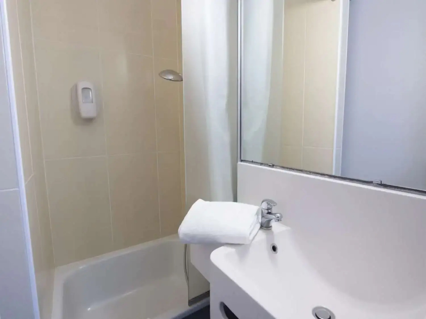 Kyriad Direct Clermont Ferrand Nord - Gerzat