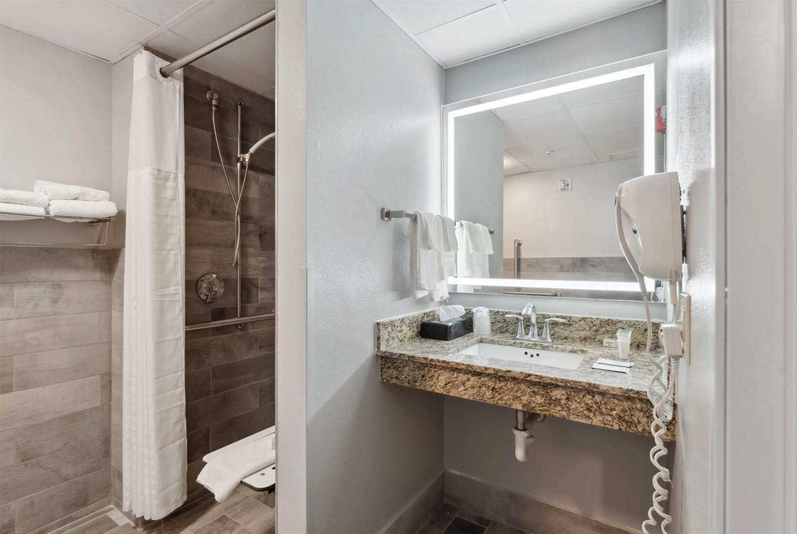 AmericInn by Wyndham Wisconsin Dells