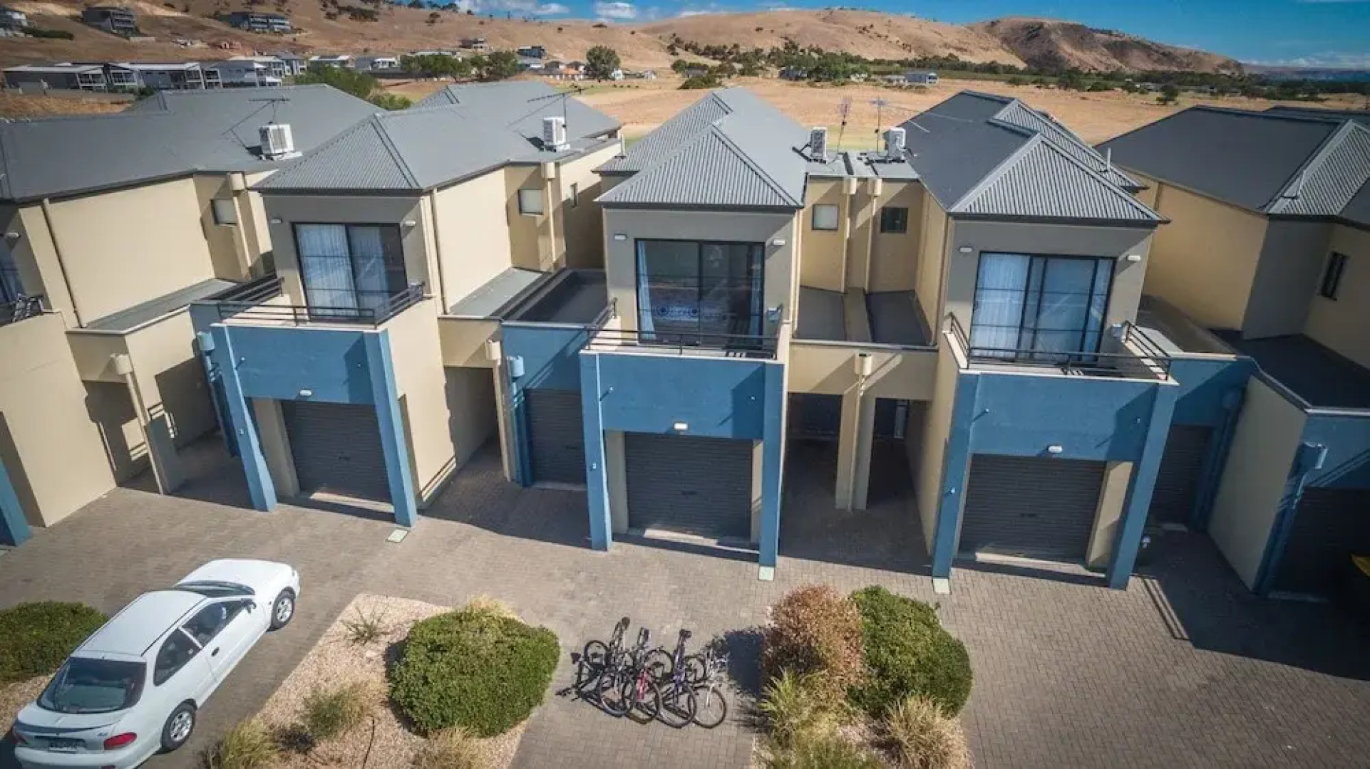 Front 9 then Dine - 3/61 St Andrews Boulevard