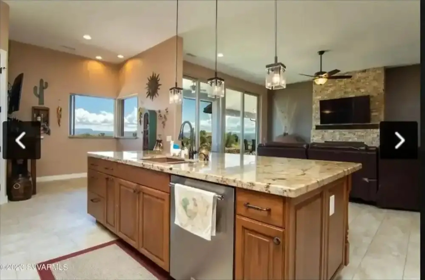 Beautiful Home with Incredible Red Rock Views With Outdoor Fire Pit