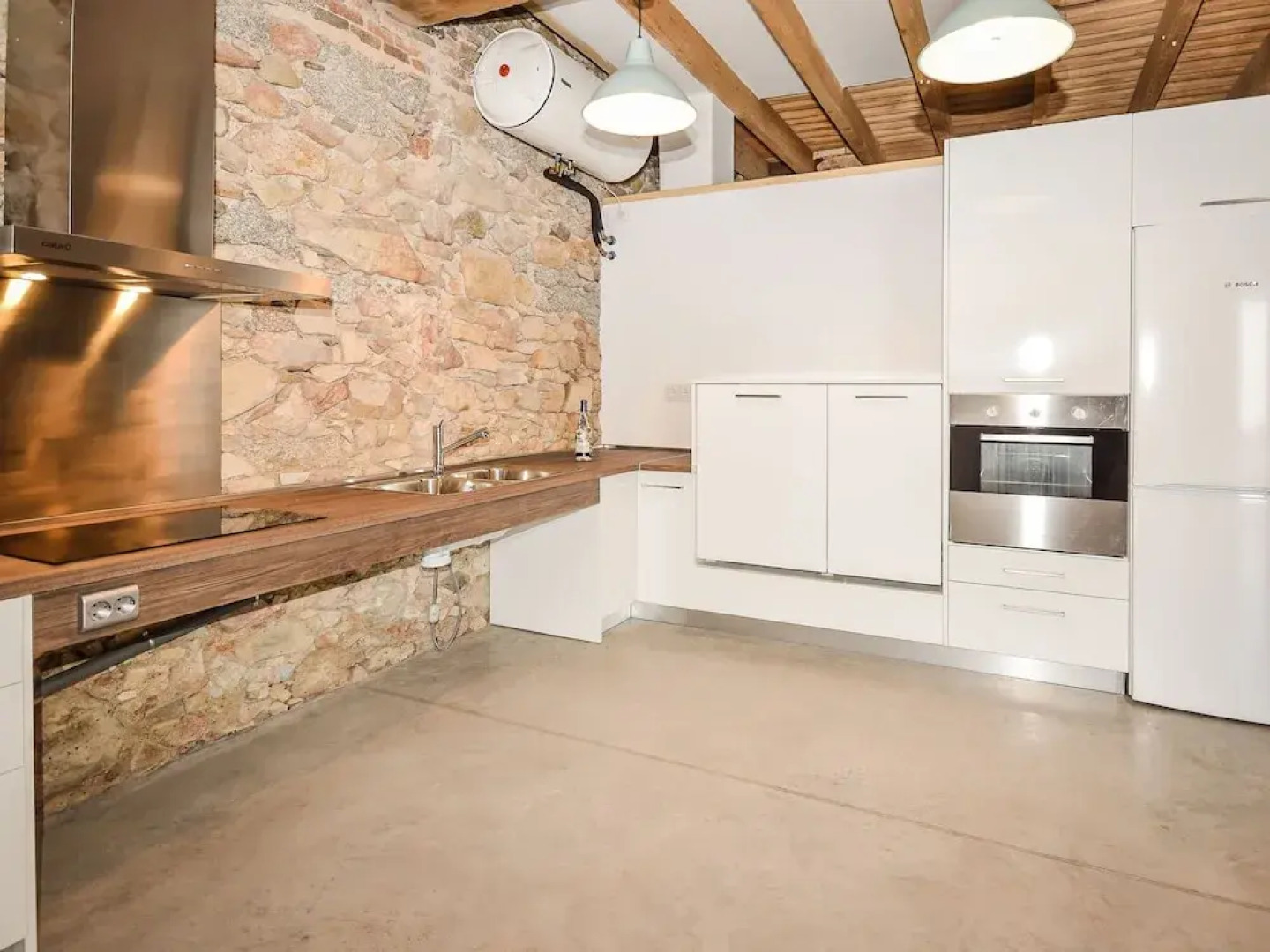 Authentic, Modern and Wheelchair Friendly Holiday Home With Private Pool