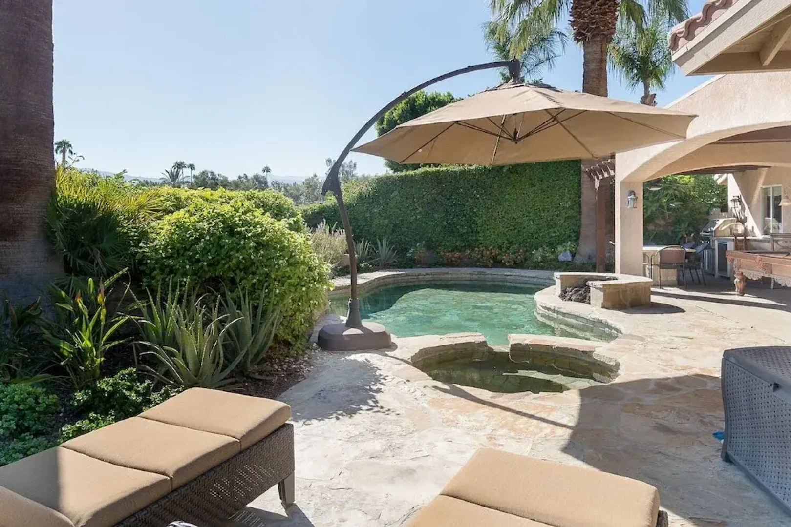 Indian Wells 3br/ 2ba Pool,jacuzzi/ Bbq 3 Bedroom Home