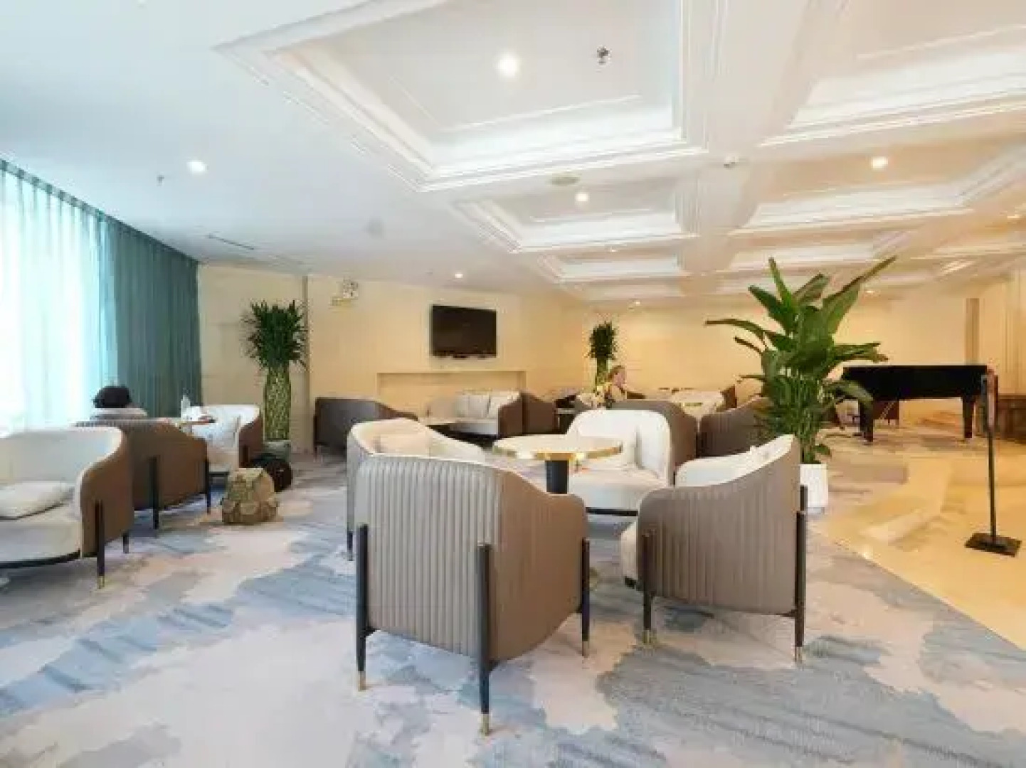 Tumenjiang Business Hotel