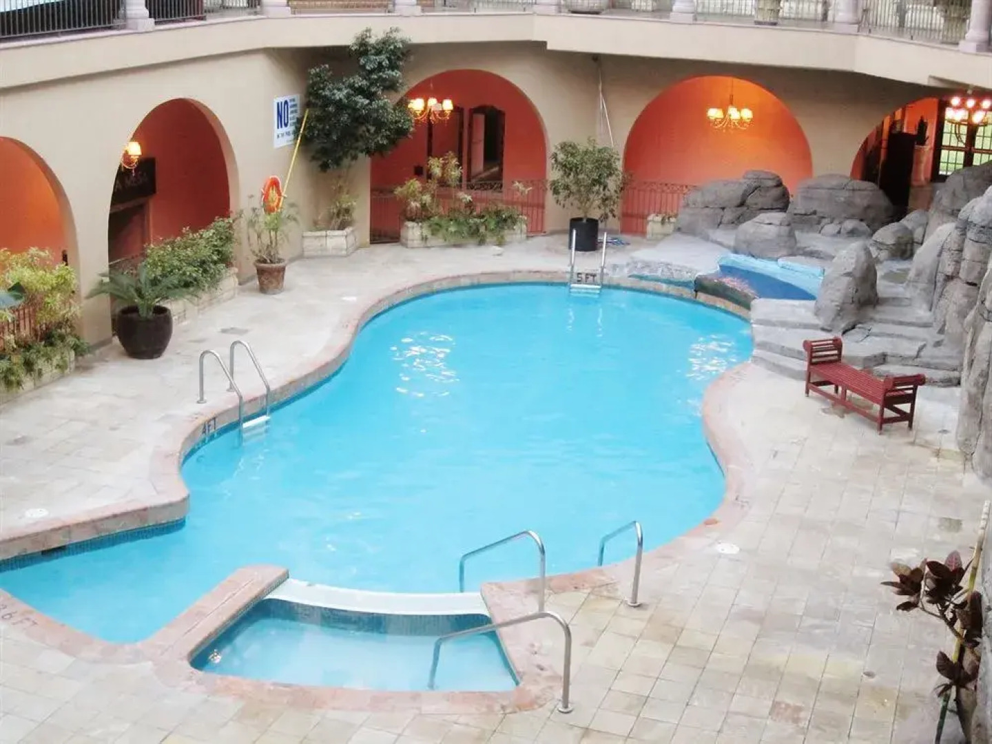 Pacific Inn Resort & Conference Center