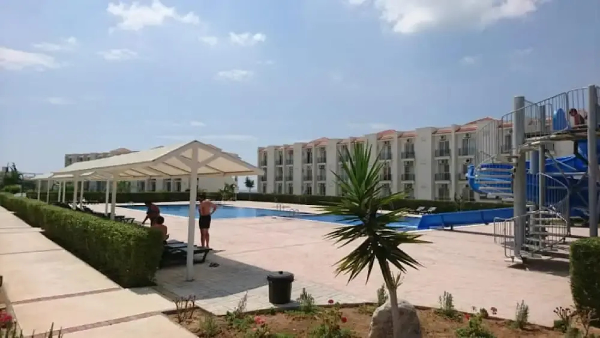 Penthouse-5 Guests-balcony-aircon-parking