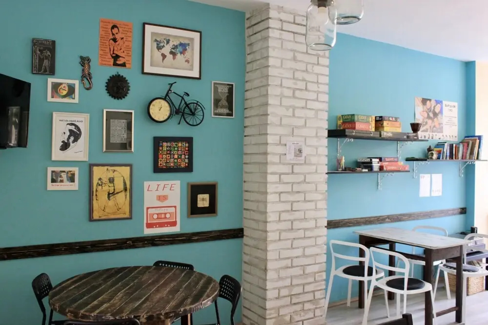 Falling Lakes Hostel