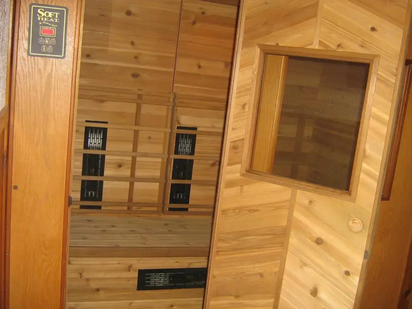 Parkway Motel & European Lodges