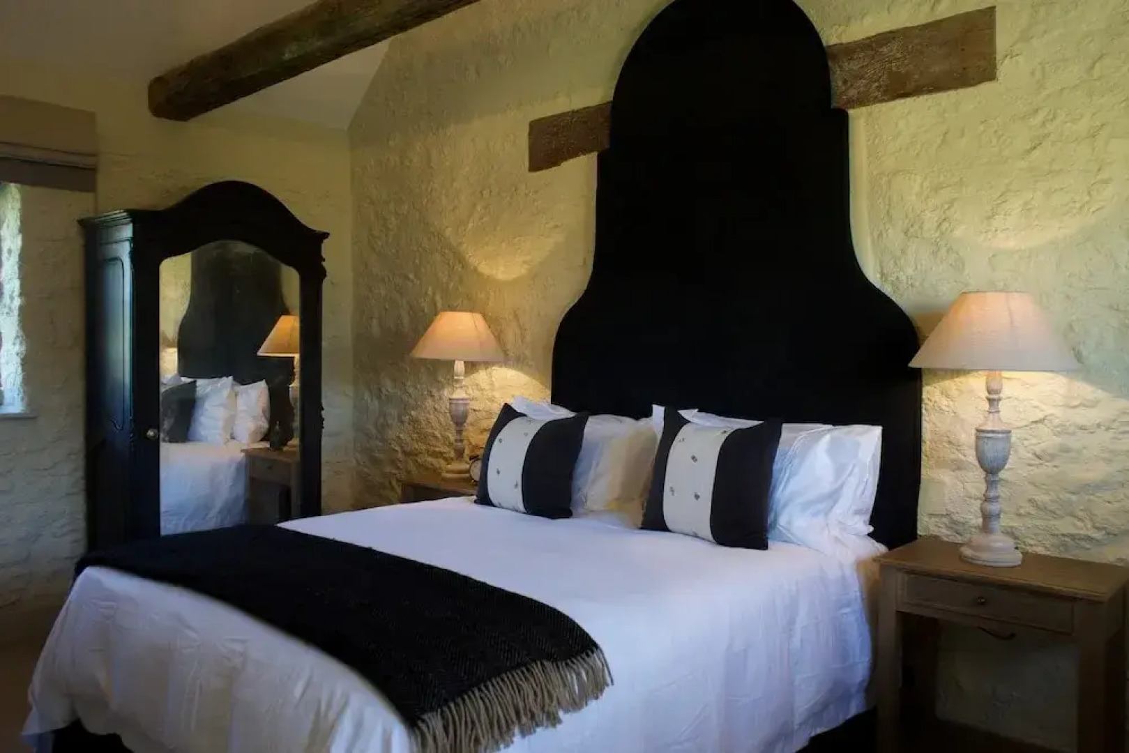 Classic Cotswolds Getaway in Radcot