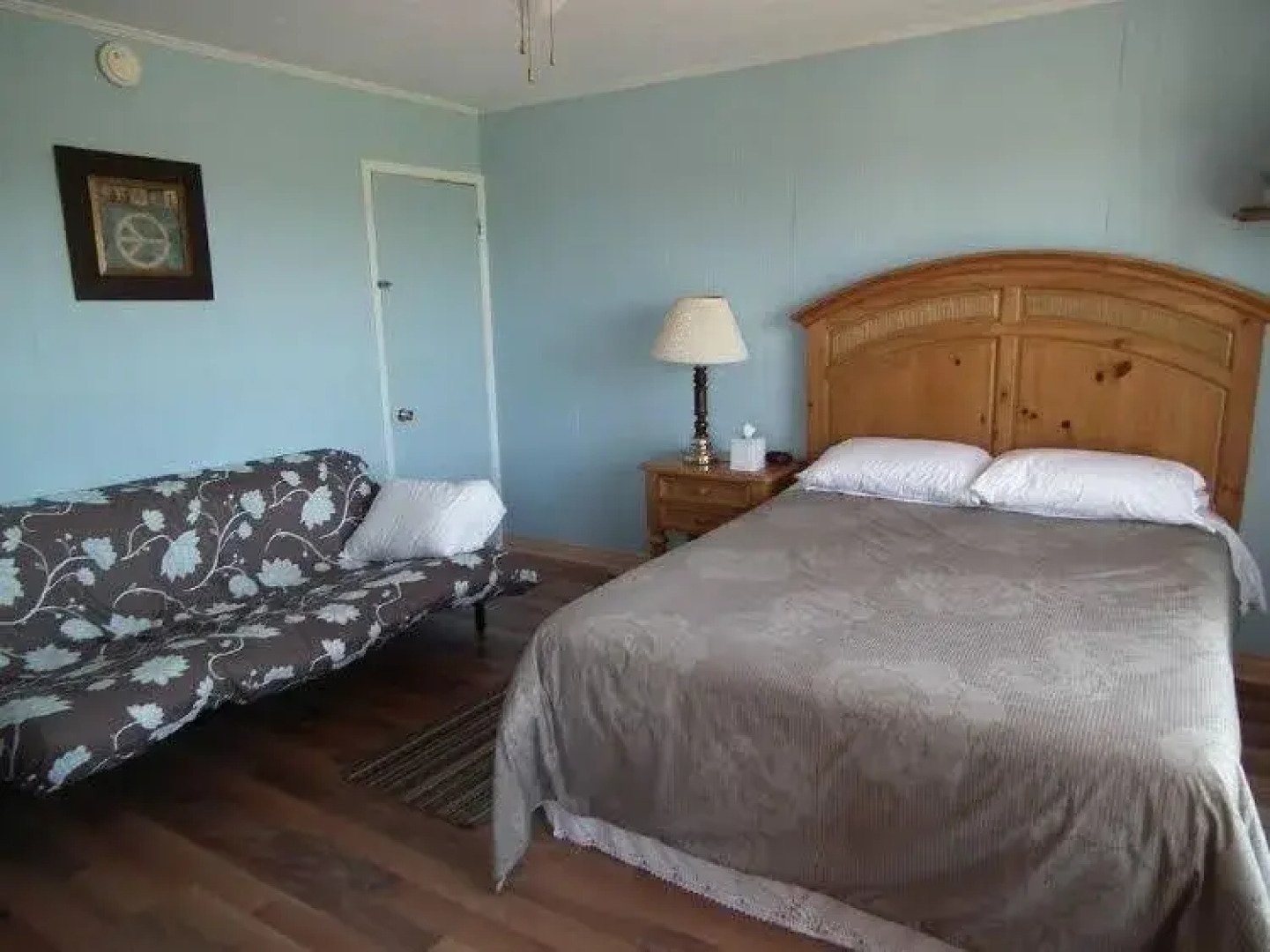 Points East Beach Motel