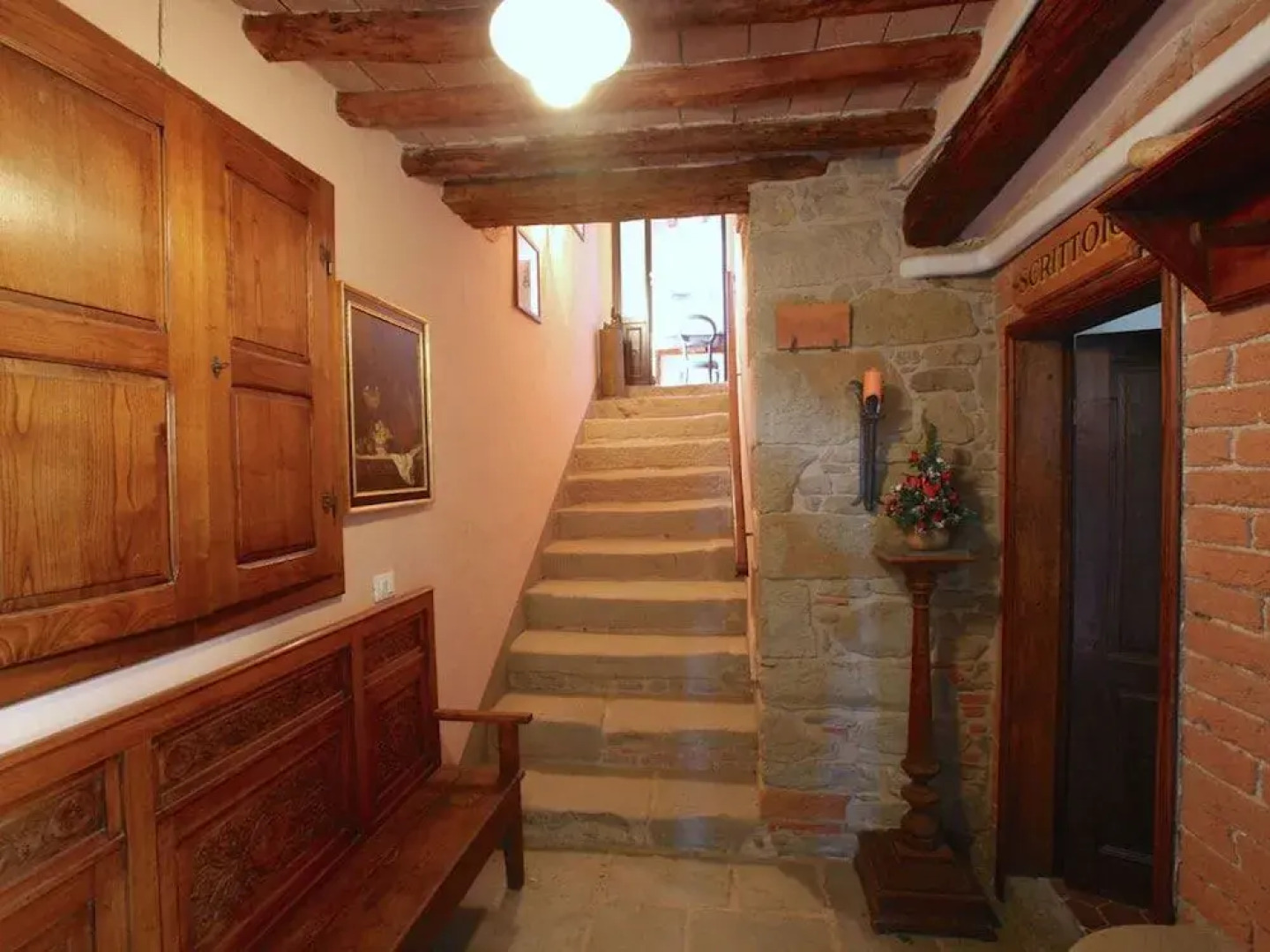 Spacious Mansion in Tuscany with Swimming Pool