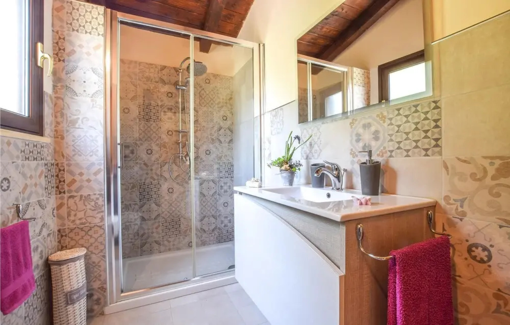 Beautiful Home in Motta San Giovanni With Wifi and 2 Bedrooms