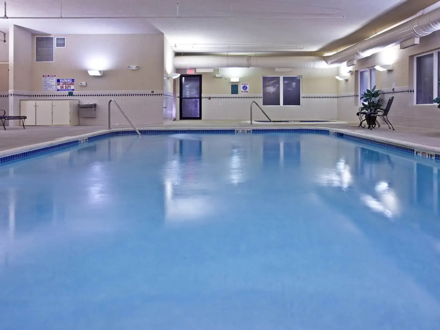 Holiday Inn Express Hotel & Suites by IHG