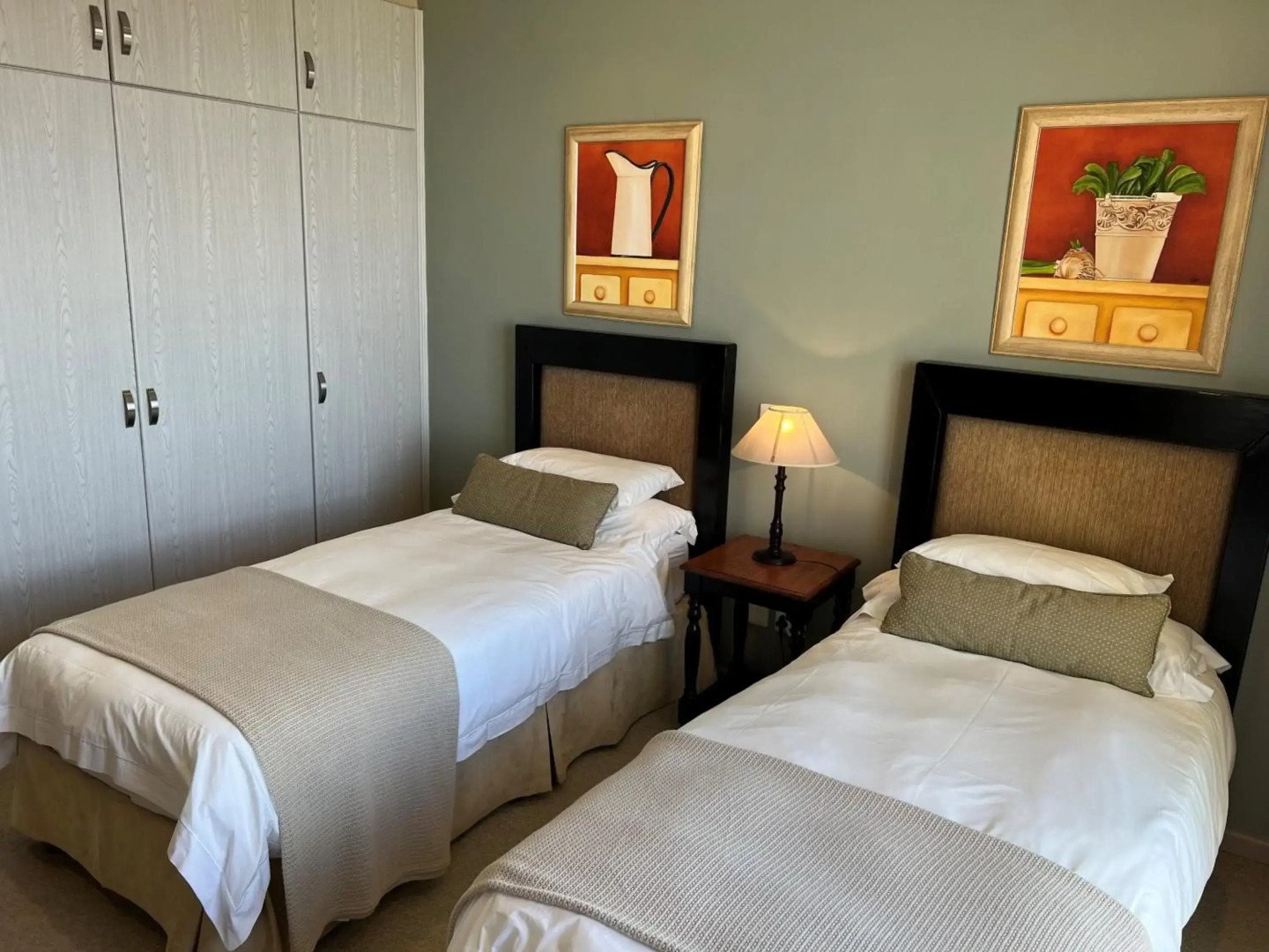 Lodge 93 Pinnacle Point Beach and Golf Resort