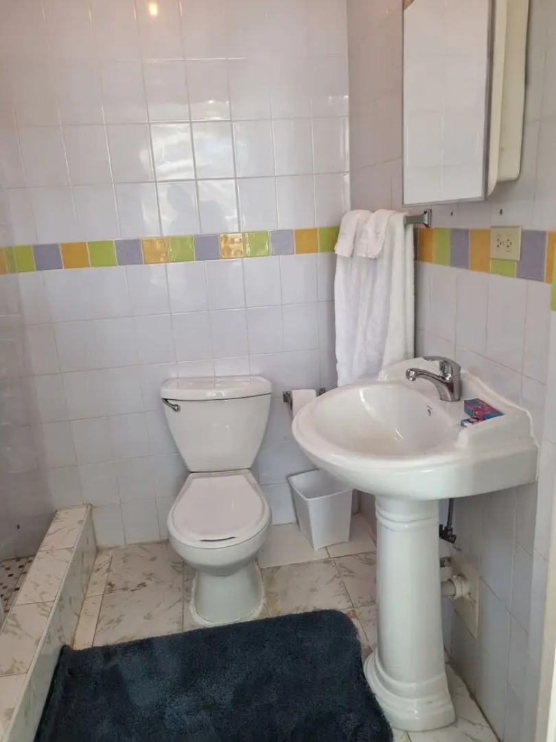 Csompo Empire one bedroom apt