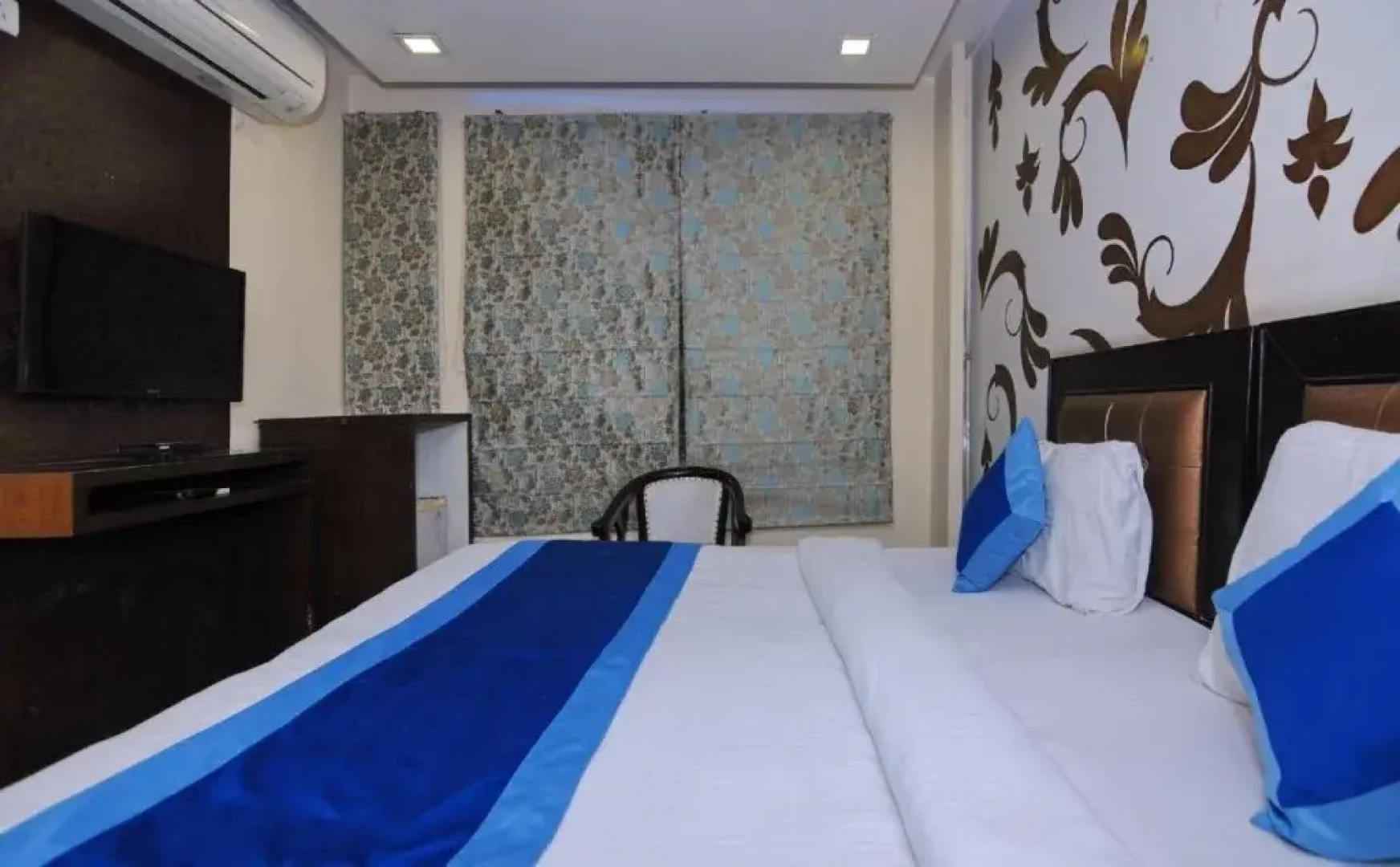 RB Grand Residency by OYO Rooms