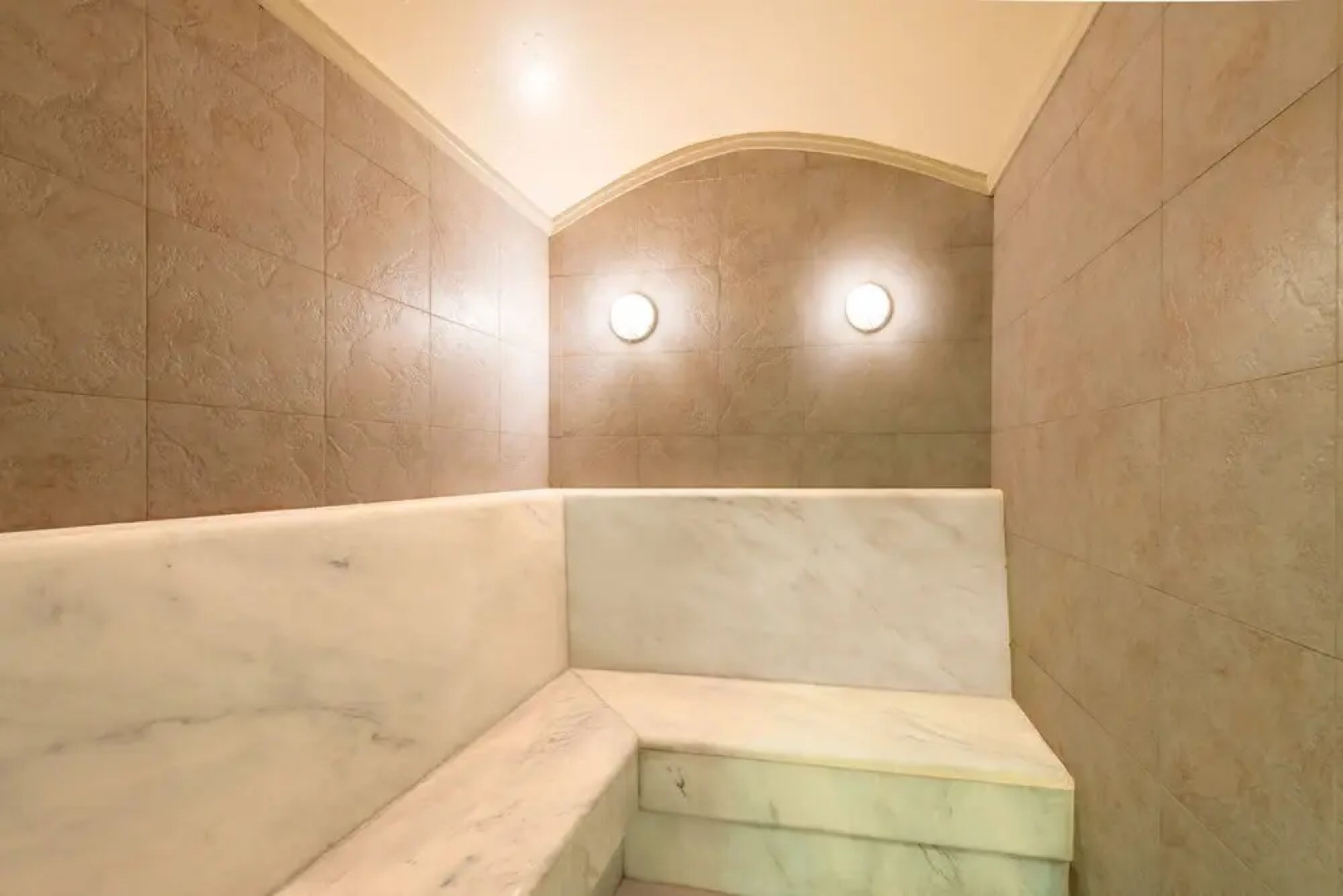 Al Sadd Suites Hotel