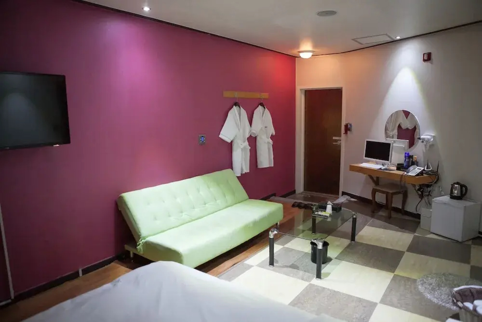 Maum Hotel and Backpackers