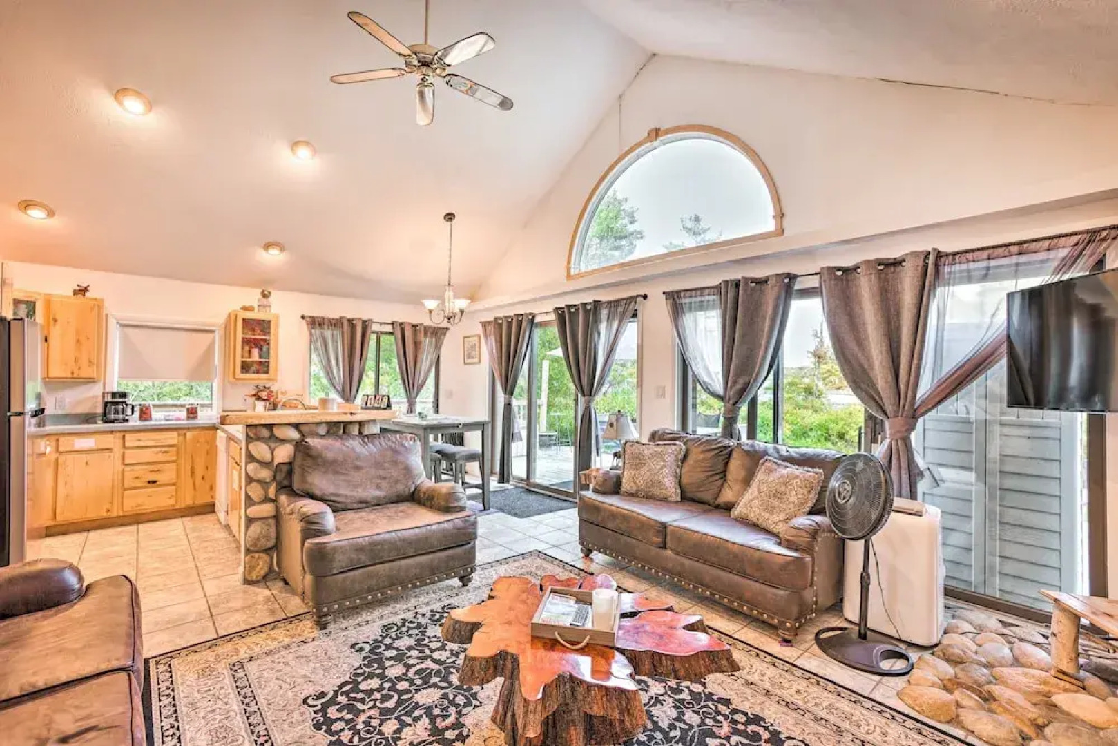 Secluded Bass Lake Cabin, 9 Mi. to Traverse City!