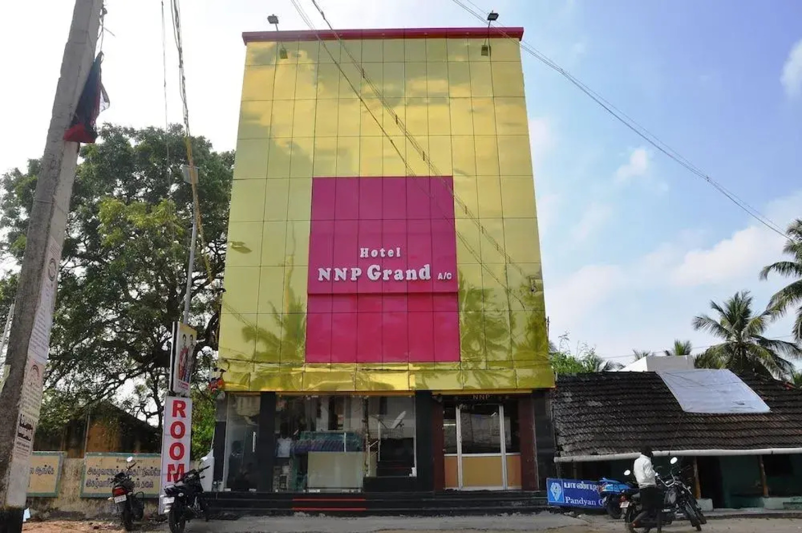 Hotel NNP Grand