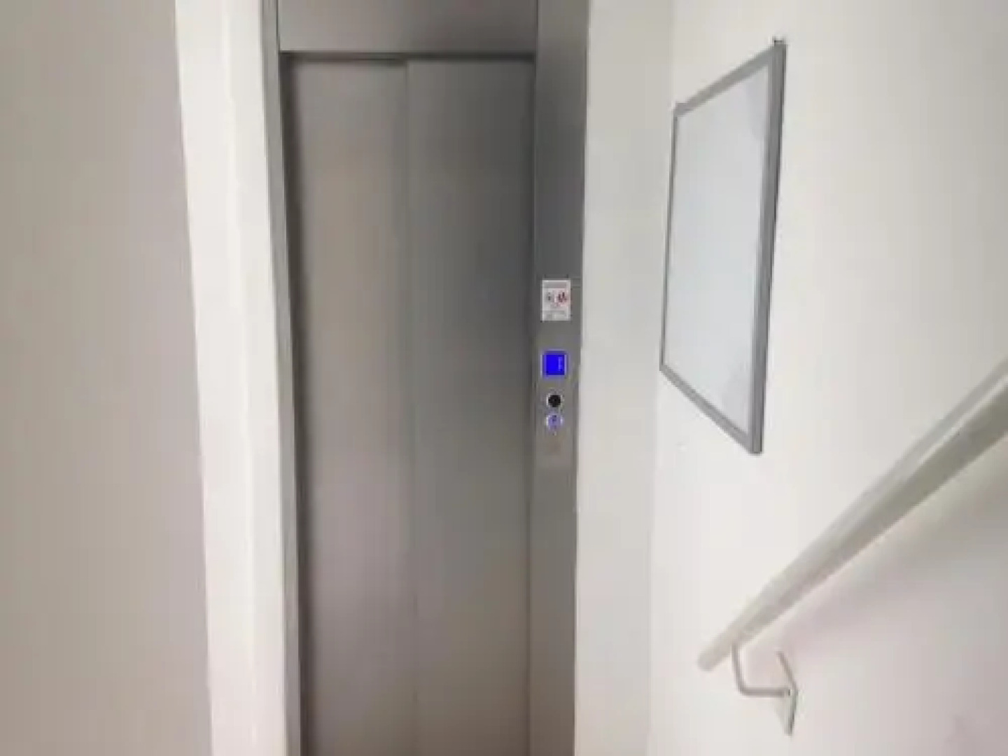 R1103Eri By Euroresort