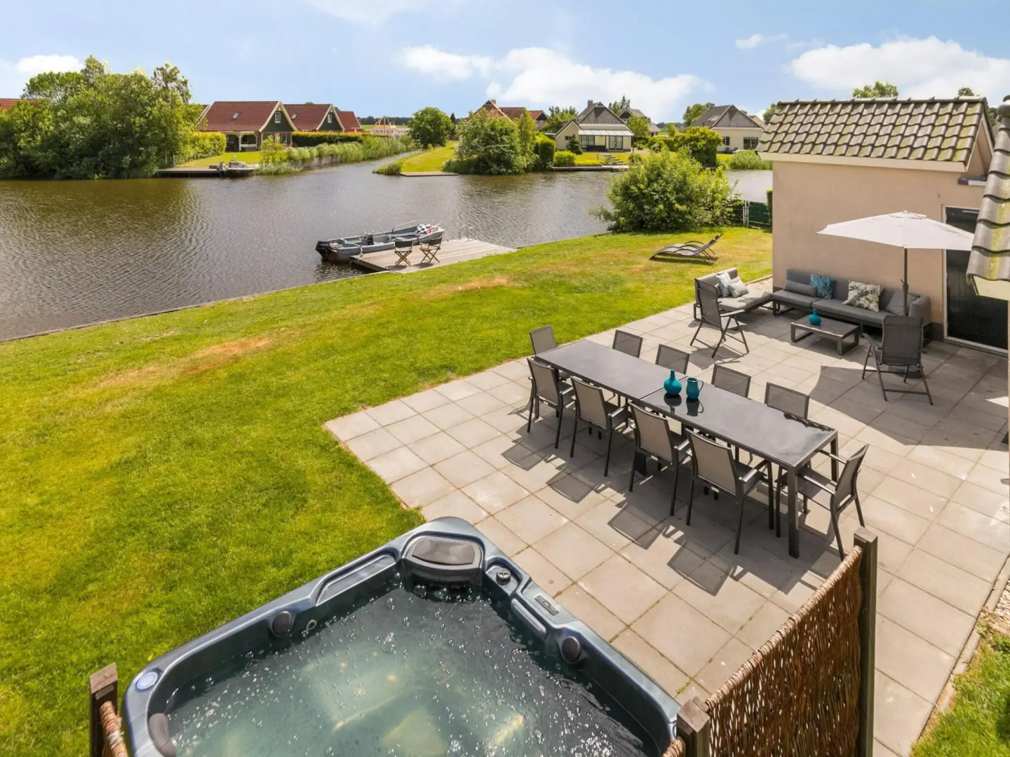 Stylish holiday home in Groningen with jetty