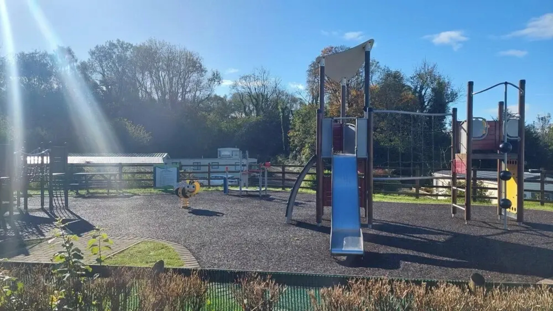 Llanarmon-yn-ial 3-bed Caravan, Sleeps 6