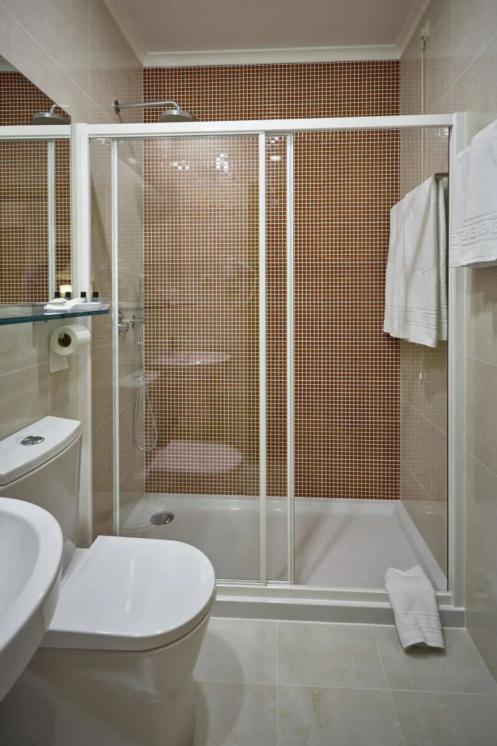 Welcome In - Suites & Hostel