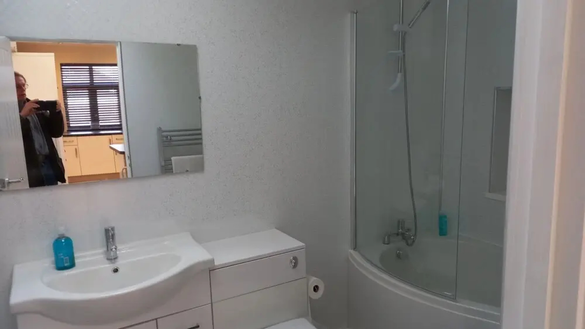 Captivating 2-bed House in Warden and Close to sea