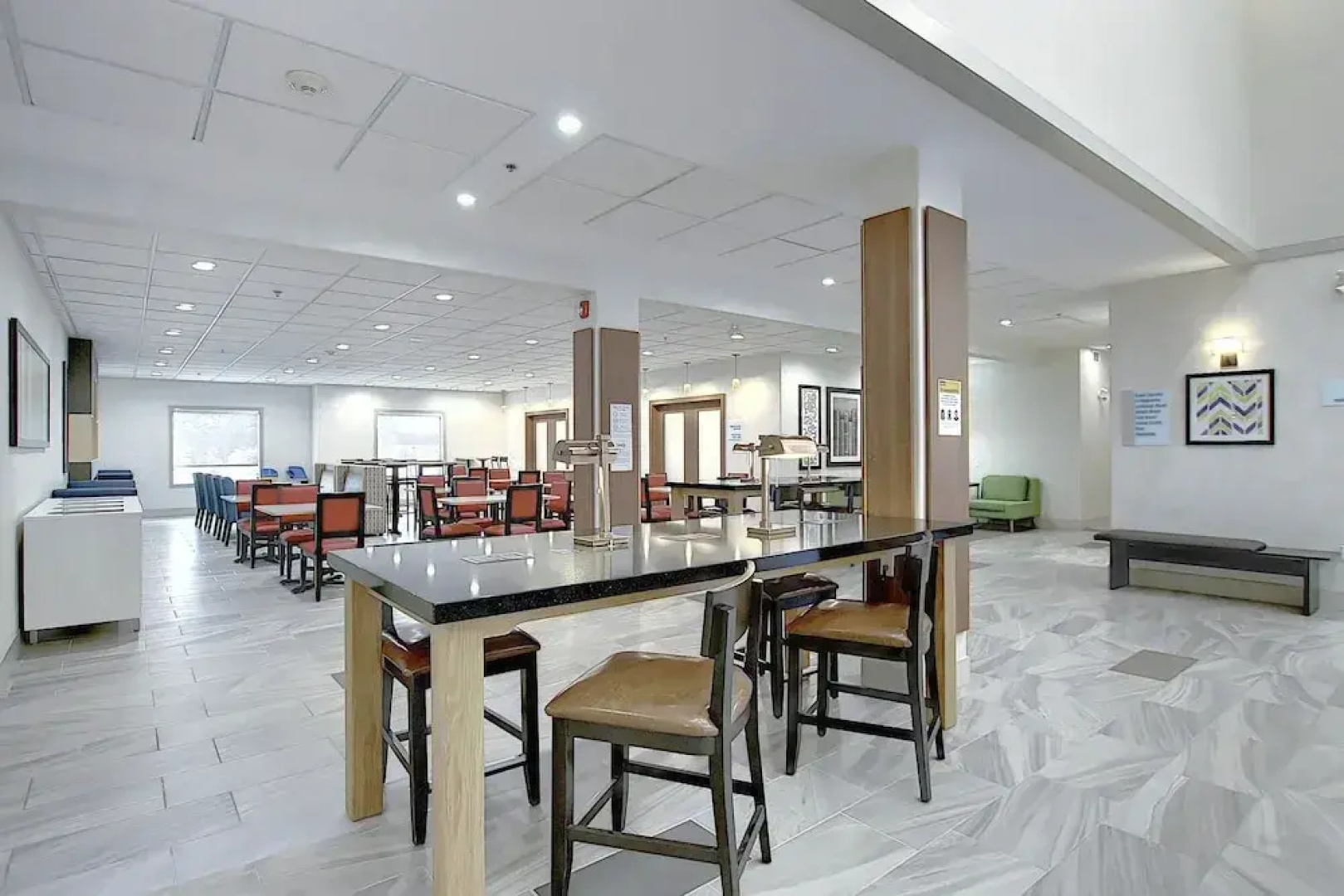 Holiday Inn Express Hotel & Suites Airport - Calgary