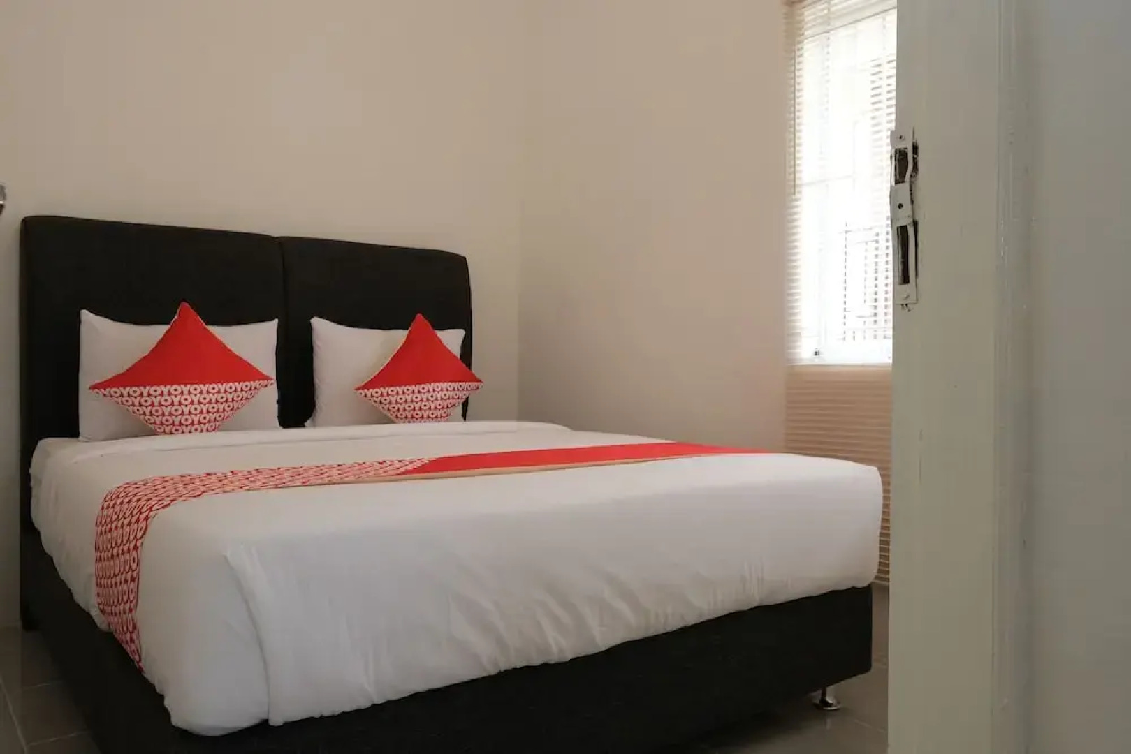 OYO 2551 Dewi Residence 2