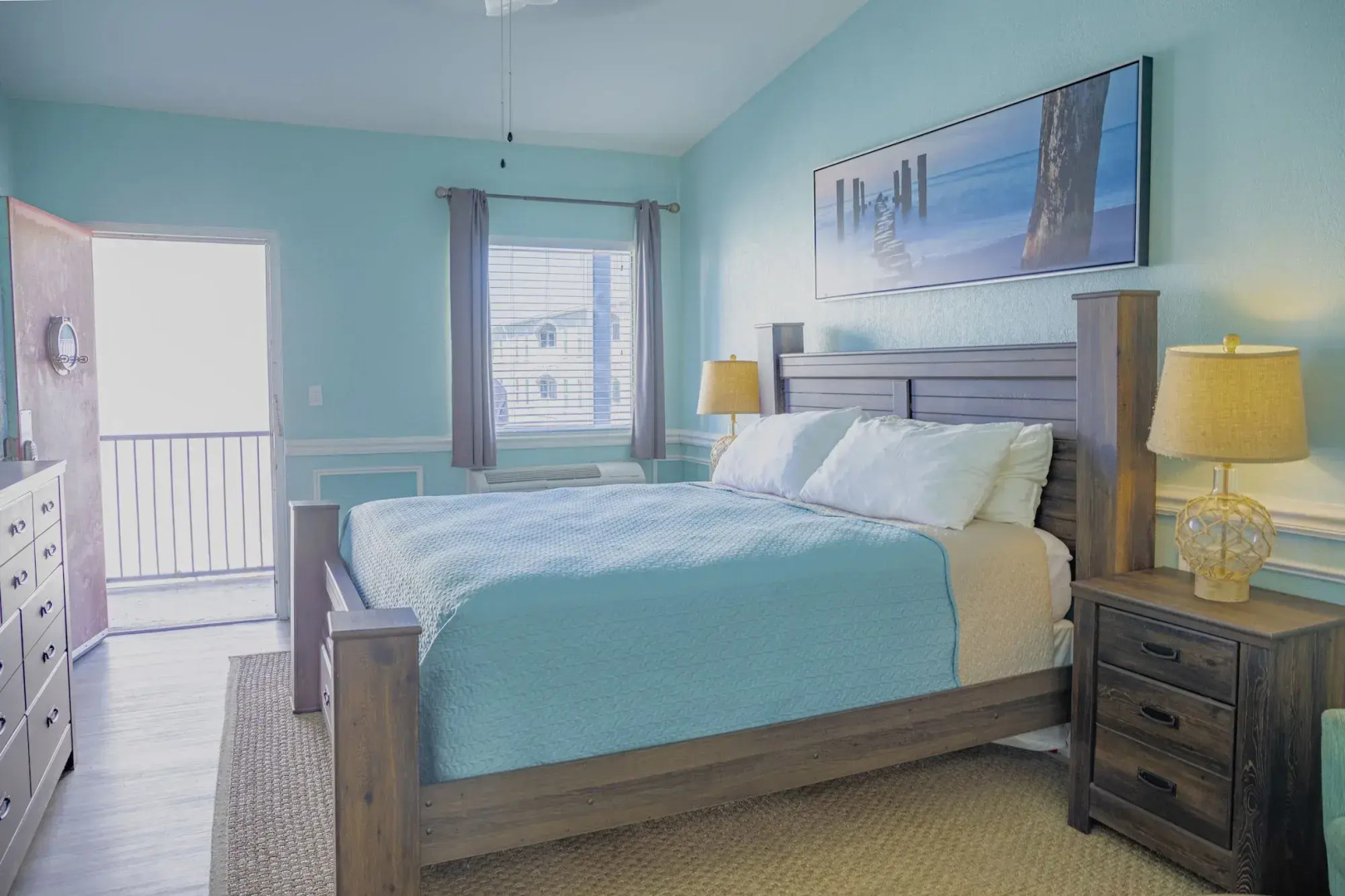 Sea And Breeze Hotel And Condo