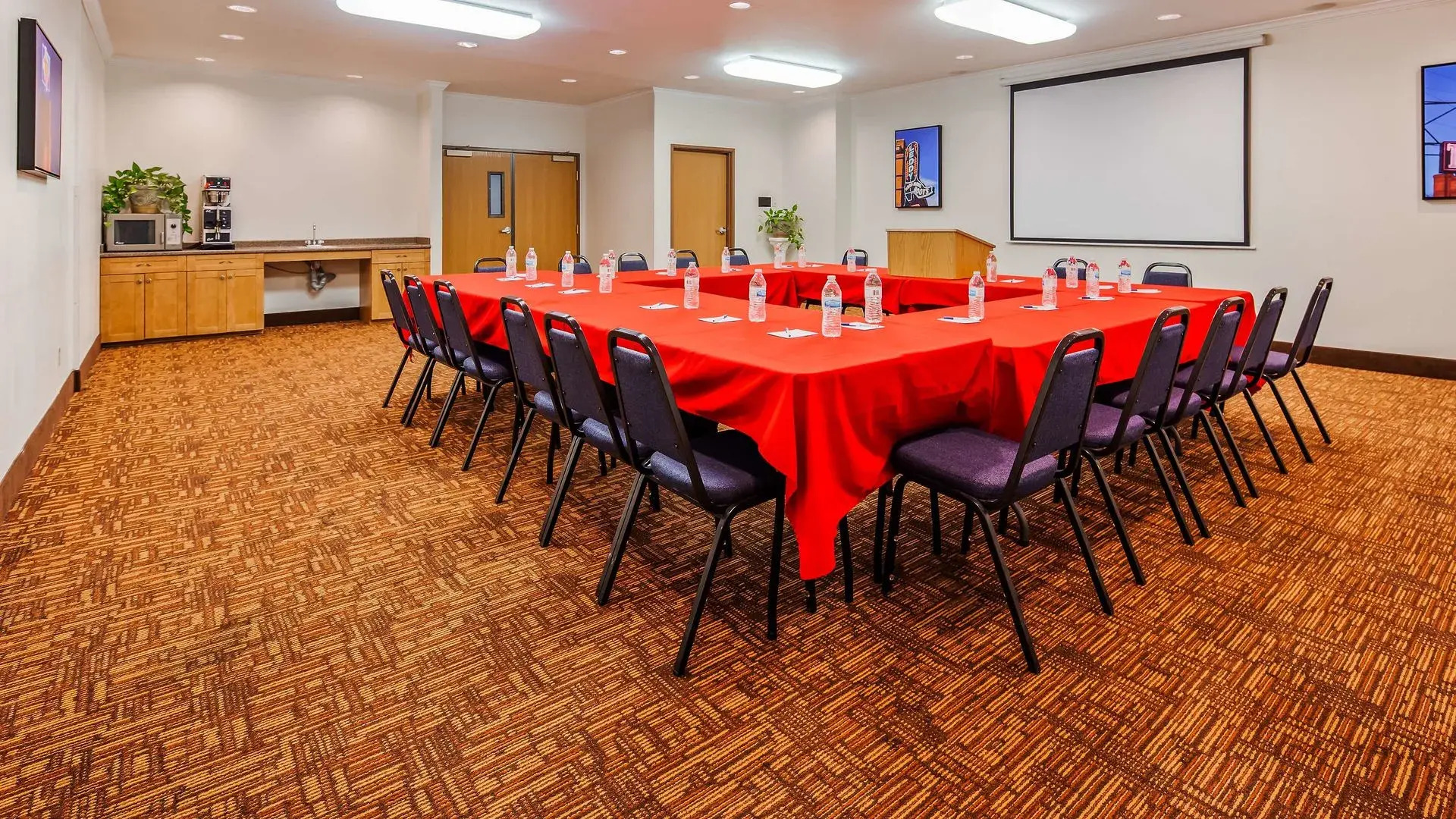 Best Western Club House Inn & Suites