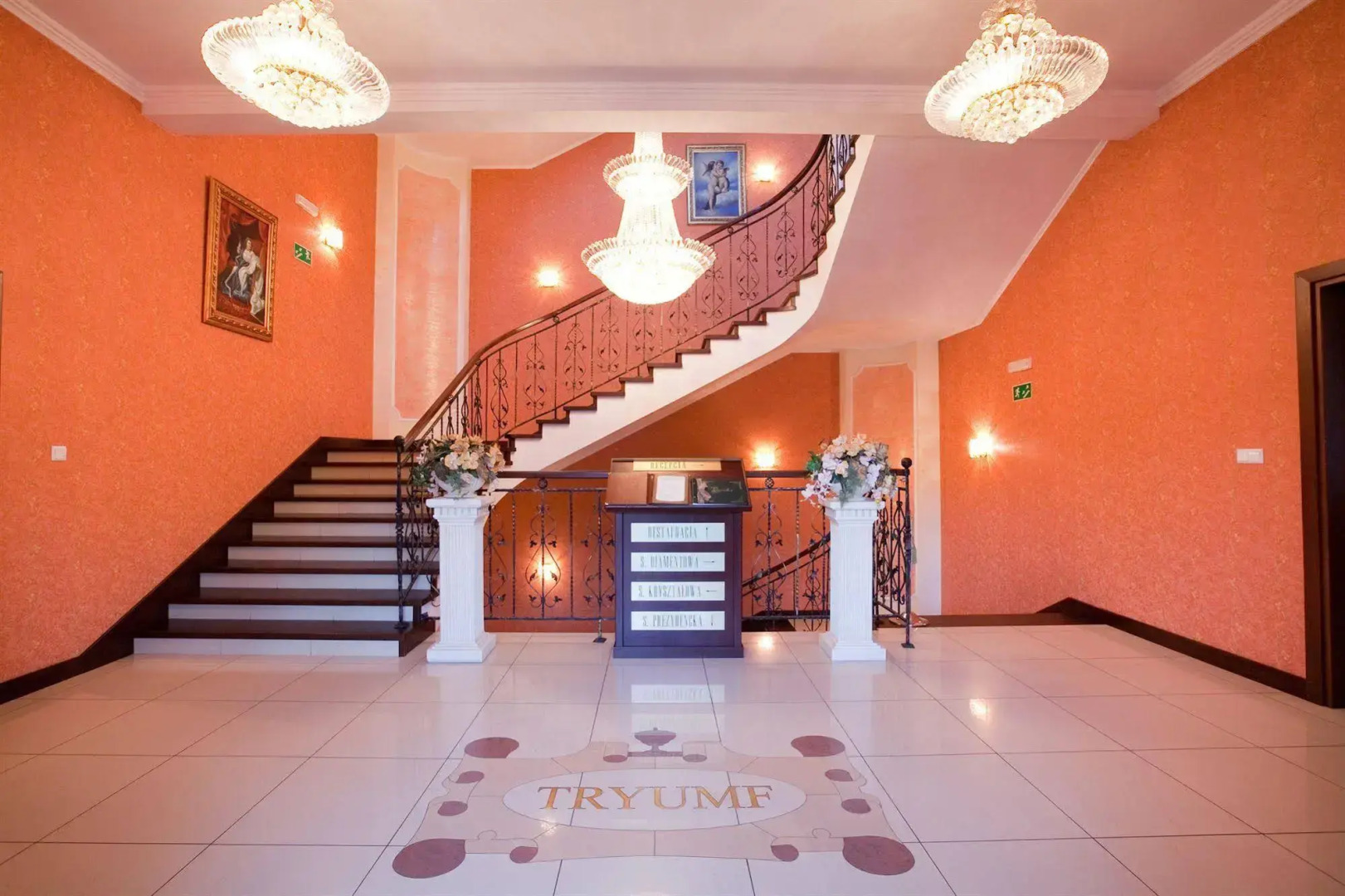 Hotel Dworek Tryumf Dąbrowscy Spółka Jawna