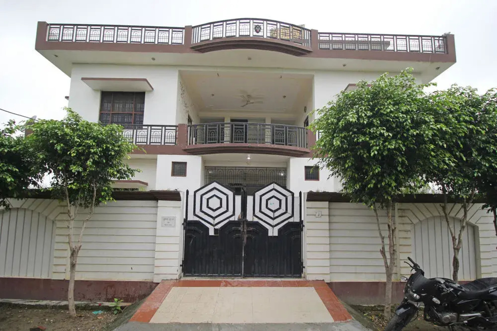 OYO Homes Rohilkhand Dental College