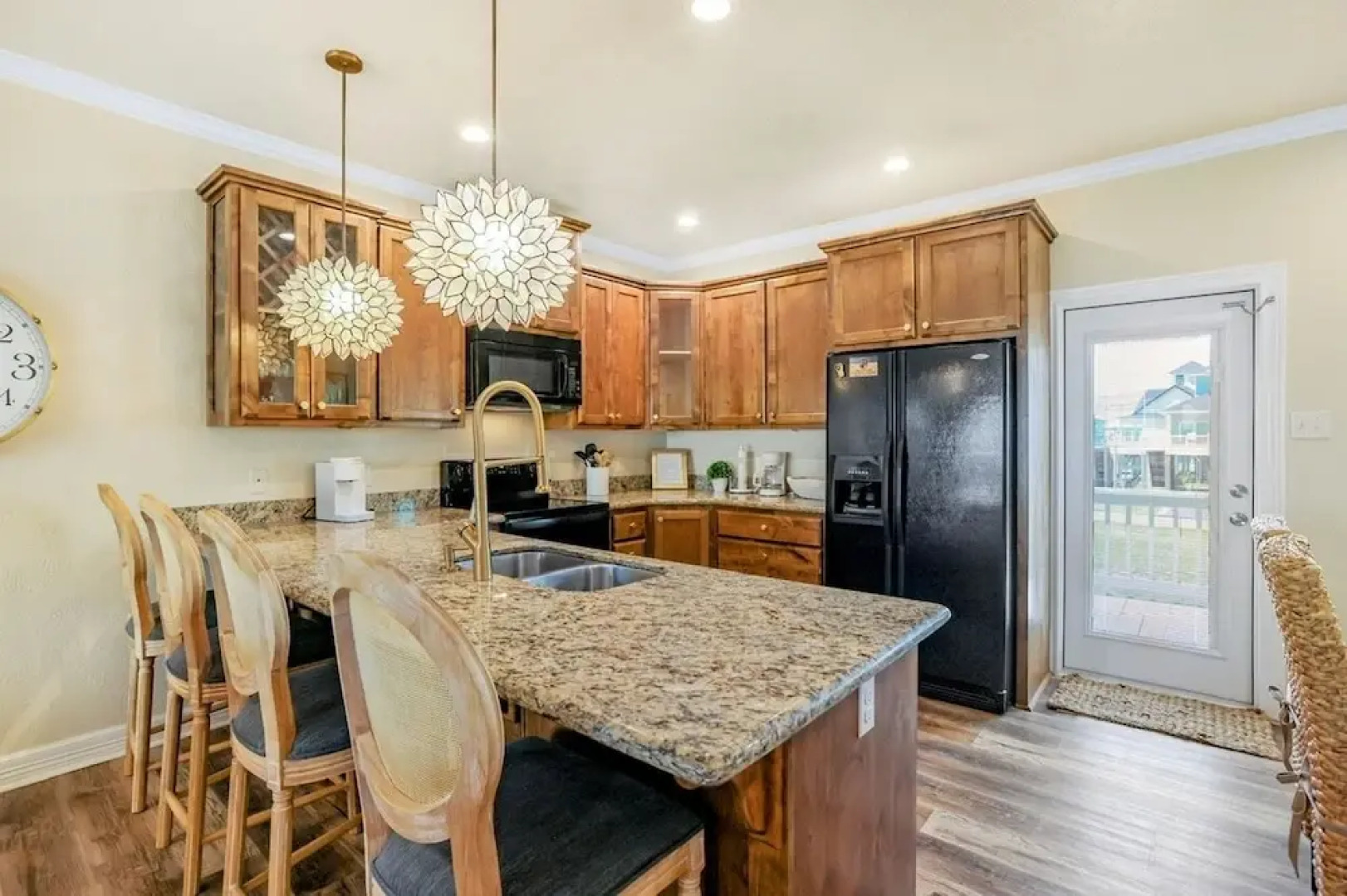 A La Playa 2 Bedroom Home by RedAwning