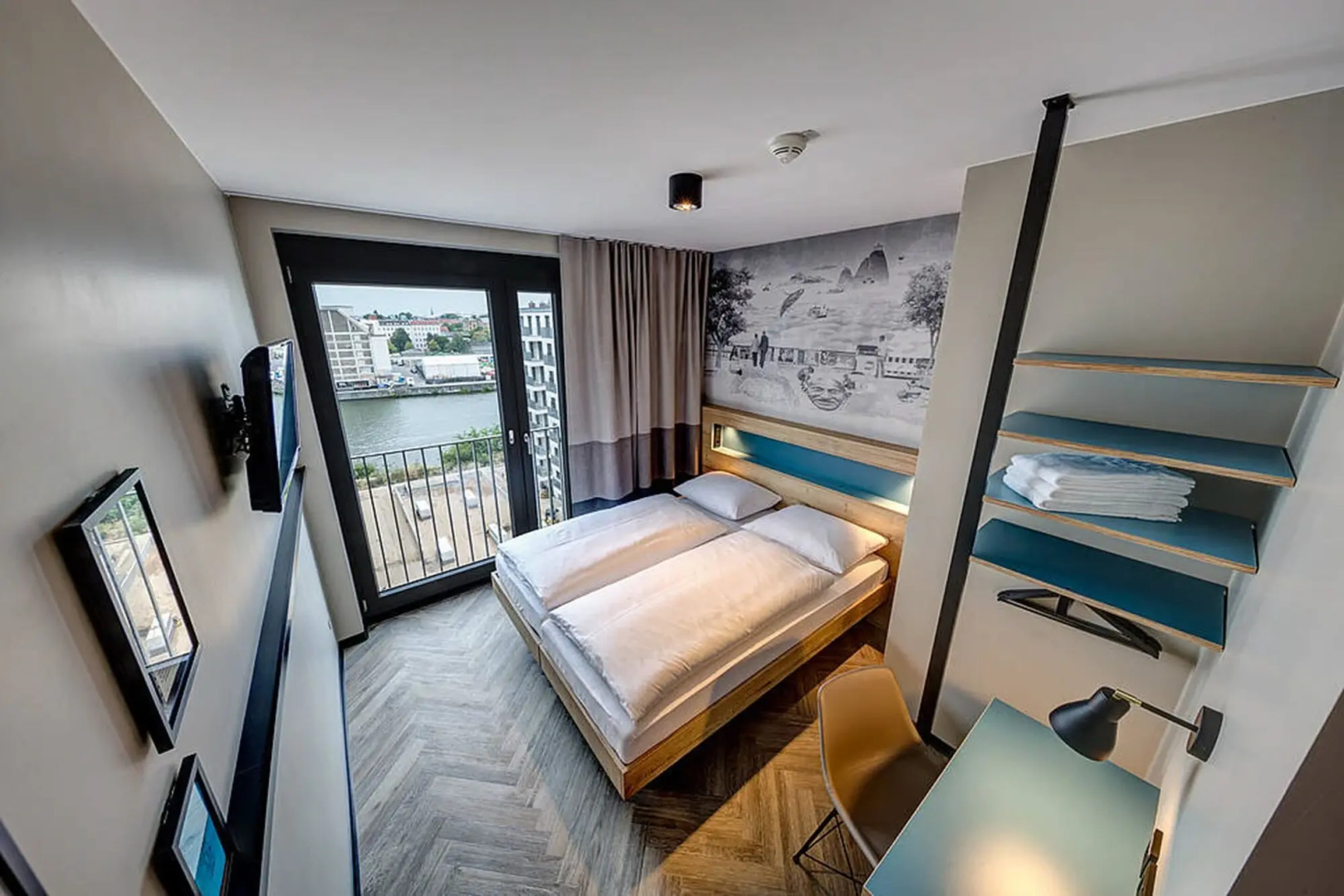 Schulz Hotel Berlin Wall at the East Side Gallery