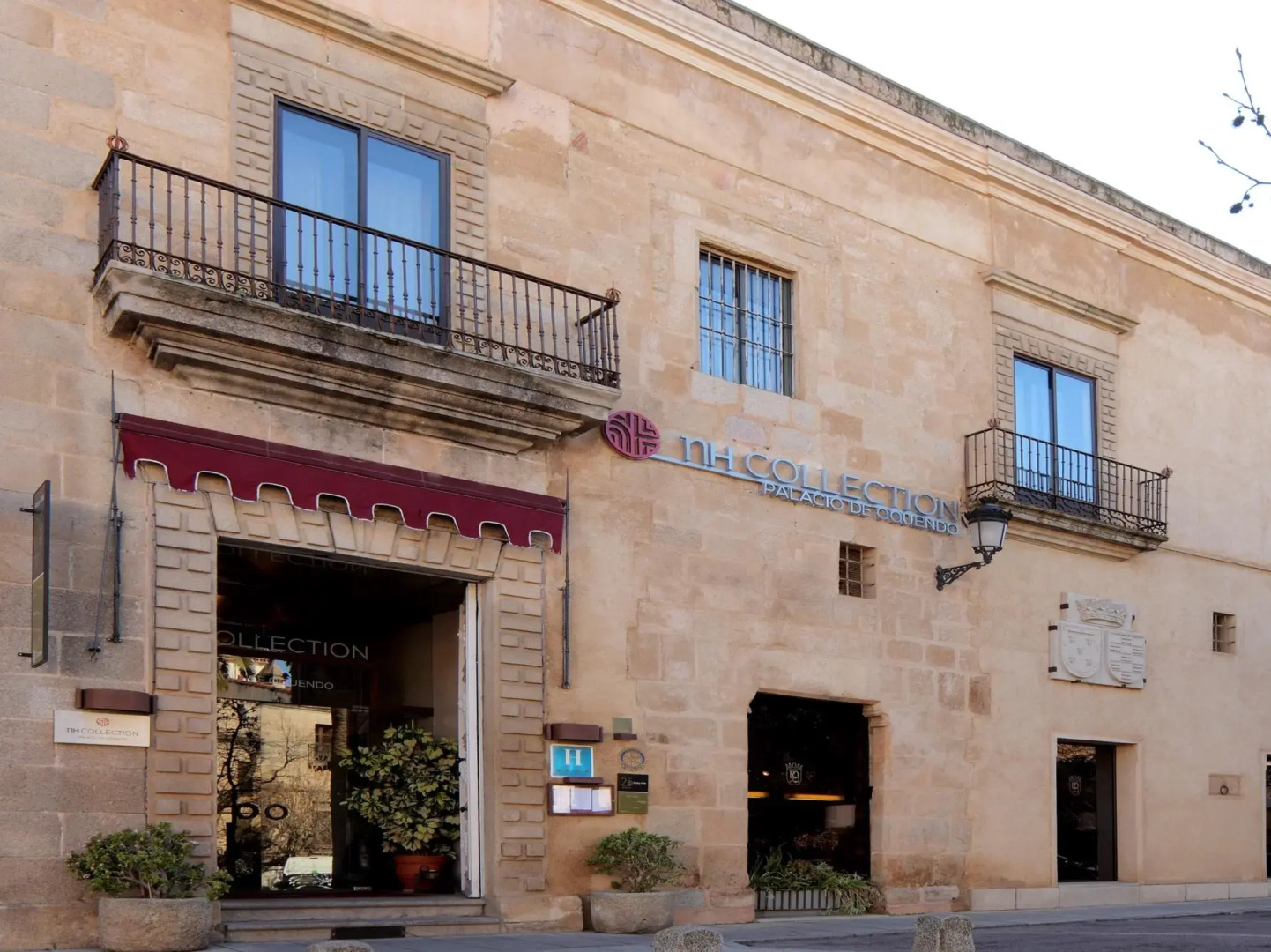 Отель NH Collection Cáceres Palacio de Oquendo