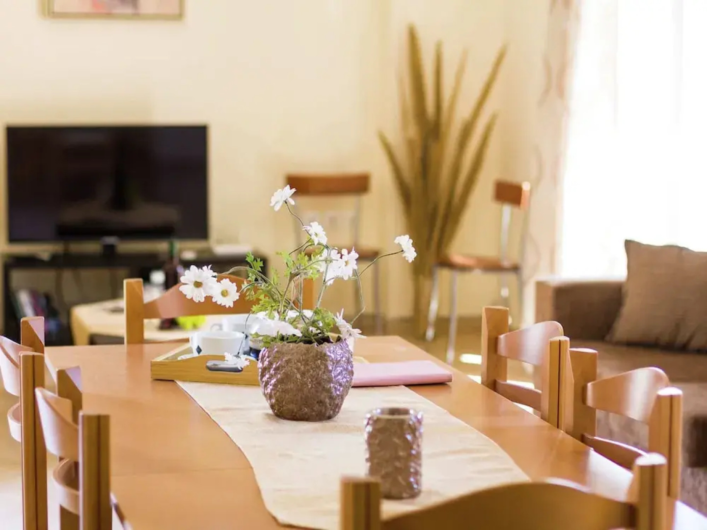 Villa on Hillside, Private Pool, Fantastic Views to bay of Bali and Mountains