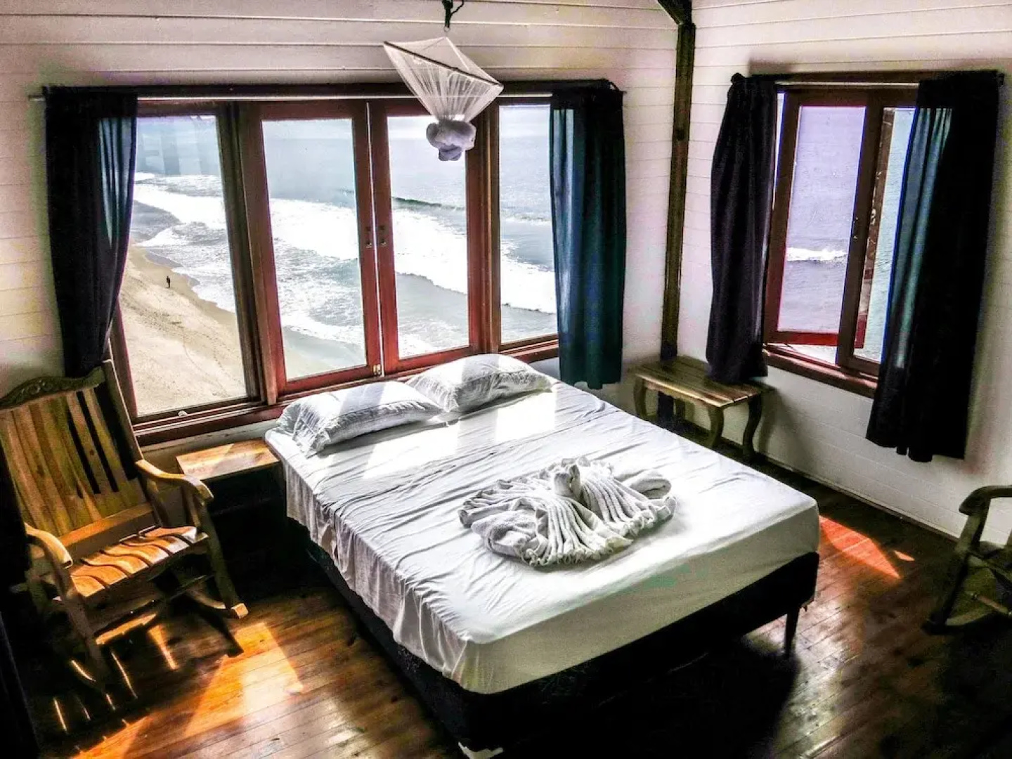 Magnific Rock - Surf Resort & Yoga Retreat Nicaragua - Hostel
