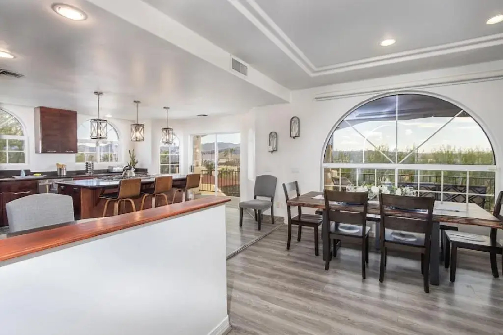 Luxury Estate in Prime Location w Panoramic views of Lake Havasu