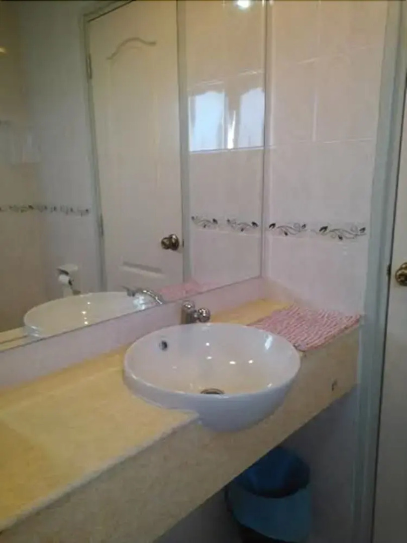 8 O Clock Lodge Condo Bandar Utama