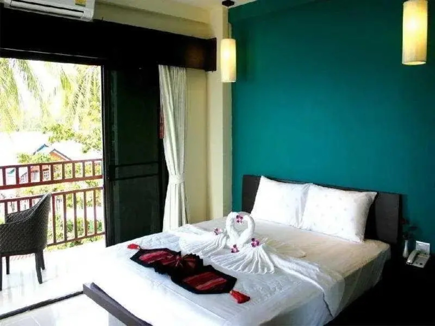 Lanta All Seasons Beach Resort