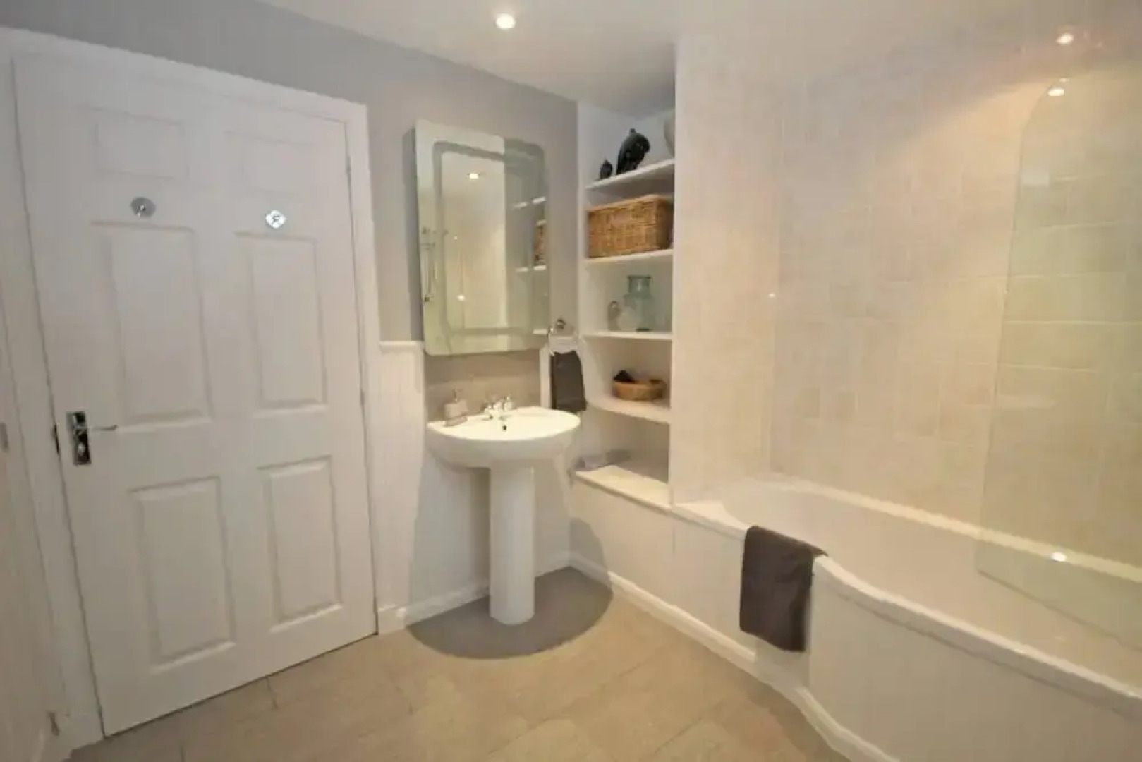 Findochty Beach House - Private Garden-beachfront